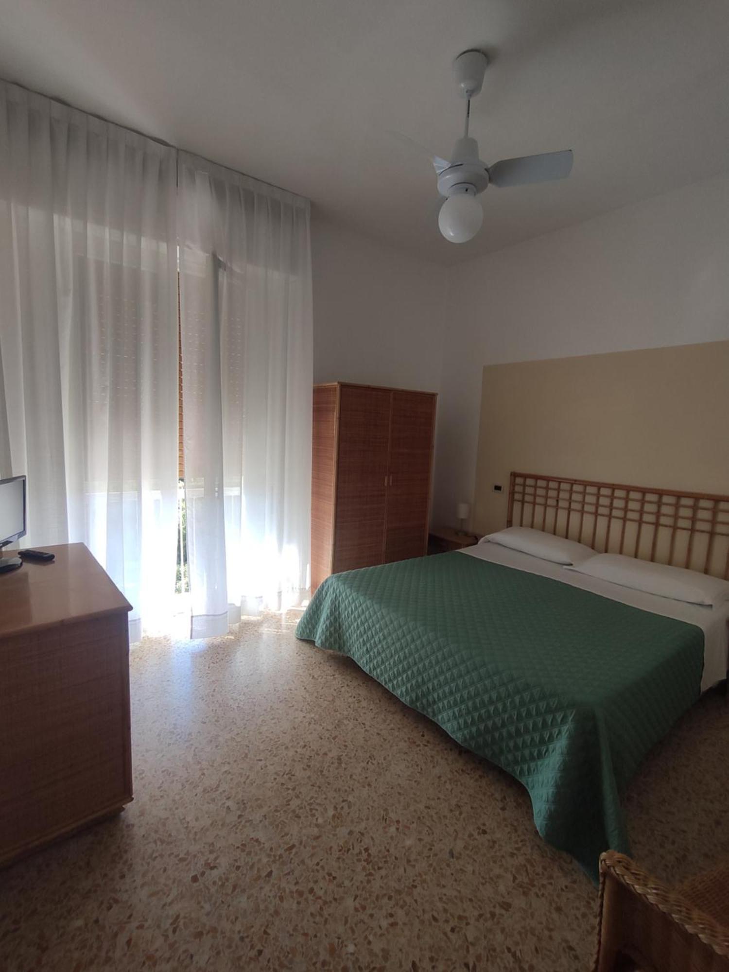 Hotel Imperia Marciana Marina  Zimmer foto